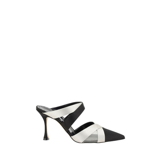 Manolo Blahnik Oyounak Pumps